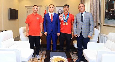 Vali Akbıyık Dünya şampiyonunu ağırladı