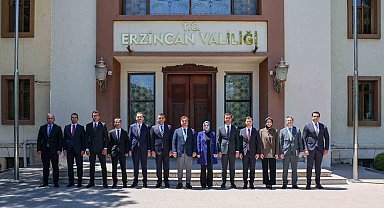 Vali Aydoğdu, yeni atanan vali yardımcıları ve kaymakamlarla toplantı yaptı