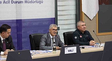 Vali Çelik: "Ruhsatsız ve ruhsata aykırı hiçbir yapıya müsaade etmemeliyiz"