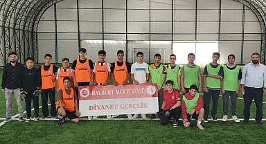 Yaz Kur'an kursu öğrencileri futbol turnuvasında buluştu