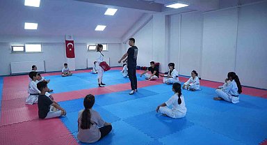 Yaz Spor Okulları'nda taekwondoya yoğun ilgi