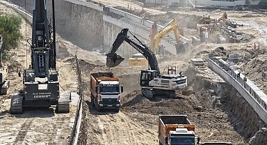 Yeni Dörtyol Köprülü Kavşağı'nda çalışmalar sürüyor