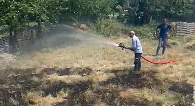 Yüksekova'da anız yangını