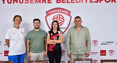 Yunusemre'de Tuğçe Köse yuvada kaldı