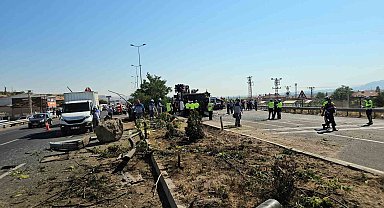 1 kişinin öldüğü 24 kişinin yaralandığı kazada otobüsün enkazı kaldırıldı