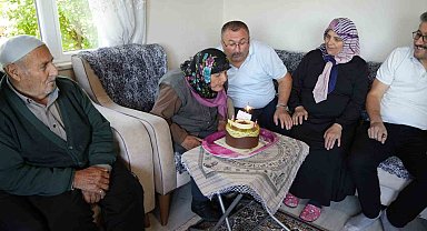 100 yaşına giren Atiye nineye, davullu zurnalı doğumgünü kutlaması