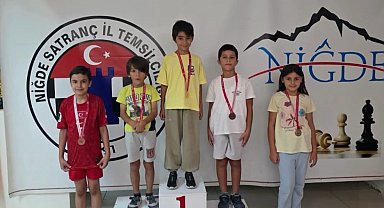 30 Ağustos Zafer Bayramı Satranç Turnuvası'nda şampiyonlar belli oldu
