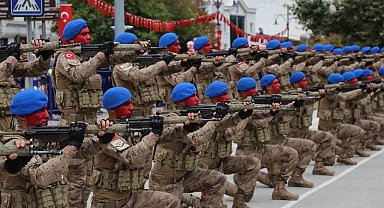 30 Ağustos Zafer Bayramı'nda jandarma komandolardan mest eden gösteri