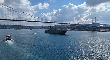 30 Ağustos'ta Deniz Kuvvetleri gemileri İstanbul Boğazı'ndan geçiş yaptı