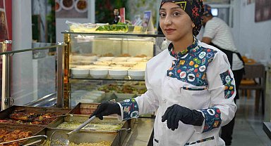 'Yapamazsın' diyenlere aldırış etmedi, 19 yaşında kendi işini kurdu