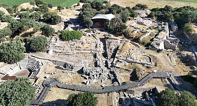 5 bin 600 yıllık medeniyete ev sahipliği yapan Troya Ören Yeri Kazılarında, Troya Savaşı'nın izleri aranıyor