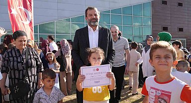 600 çocuk Gürsu'da yüzmeyi öğrendi