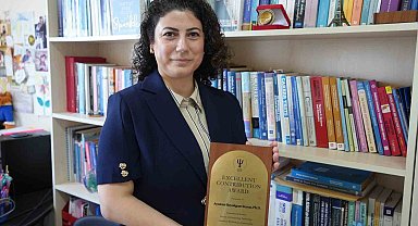 ABD'den 'Üstün Katkı Ödülü' alan profesör: "Gençlerin en çok yaşadığı sorunlardan biri belirsizlik"
