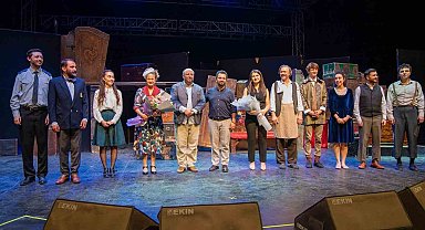Açıkhava'da 'cimri'ye alkış yağmuru
