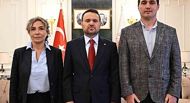 Adalet Bakanı Akın Gürlek, 25 Şubat 2009'da ölü bulunan dönemin Özel Harekat Başkanı Behçet Oktay'ın oğlu Burak Oktay ve kız kardeşi Şule Oktay ile görüştü.
