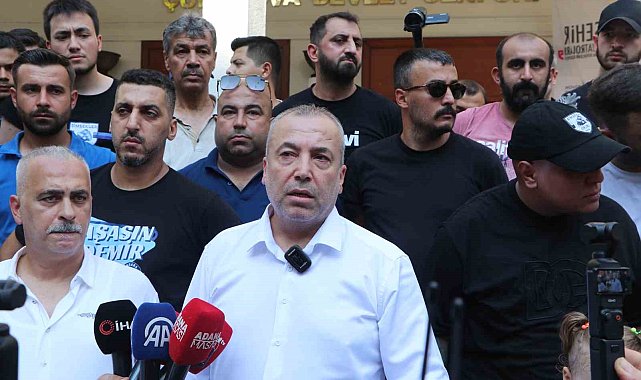 Adana Demirspor taraftarı bariyeri yıkıp belediyeye girmeye çalıştı