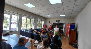 Adana'da 'Engelli Evde Bakım Hizmeti'nden faydalanan ailelere eğitim