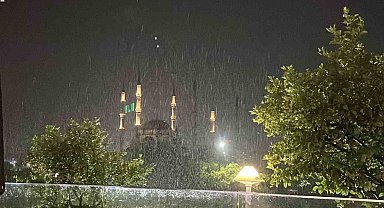 Adana'da sağanak etkili oldu