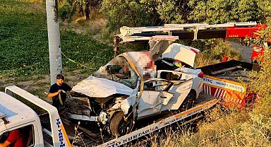Afyonkarahisar'da feci kaza: 2 ölü, 2 yaralı