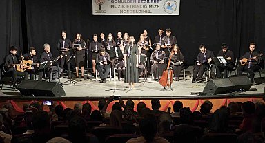 Ahlat'ta "Gönülden Ezgilere" gecesi: Özel bireyler ve öğrencilerden unutulmaz konser