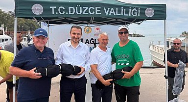 Akçakocalı balıkçılara ağ desteği