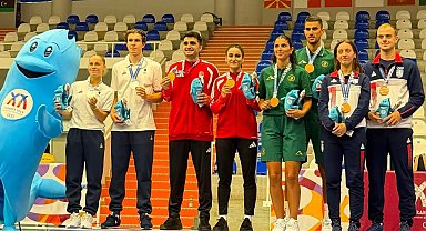 Akdeniz Oyunları'nda tarihi başarı: Erzincanlı milli badmintoncular altın madalyanın sahibi oldu