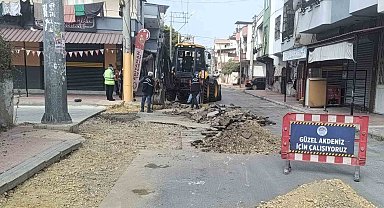 Akdeniz'de yeni yollar açılıyor, sokak ve kaldırımlar yenileniyor