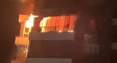 Aksaray'da alevler daireyi sardı bina boşaltıldı