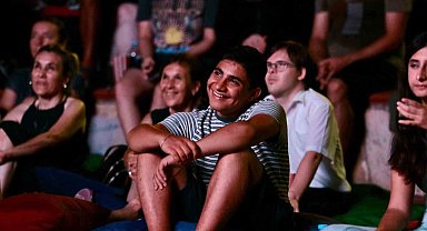 Alanya'da yeşilçam sinema günleri 'Neşeli Günler' ile başladı