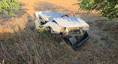 Alışveriş sonrası kaza yapan sürücünün Tofaş'ı hurdaya döndü