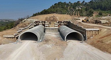 Amanos dağları bin 200'ün üzerinde personel ve 223 iş makinesiyle aşılıyor