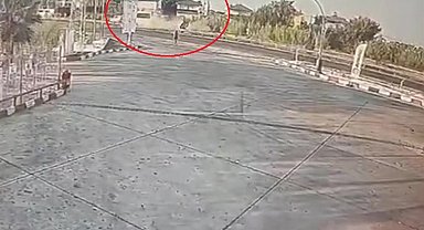 Antalya'da çarpışan araçlar yayalara çarptı: 6 yaralı