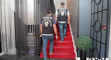 Antalya'da günübirlik konaklama ve araç kiralama firmaları denetlendi