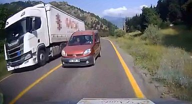 Ardahan-Şavşat karayolunda hatalı sollama araç kamerasında