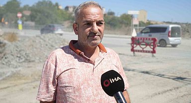 Arnavutköy'de çalışma sırasında açılan çukura taksi düştü: Sürücü faciadan döndü