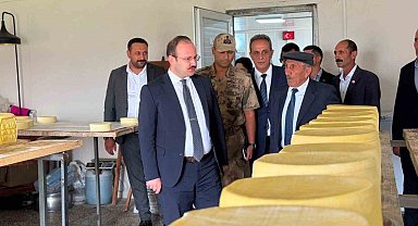 Arpaçay'da Kaymakam Güvenç'ten üretim tesisine ziyaret: Yerel üretime destek vurgusu