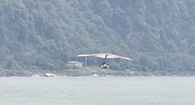 Artvin sahillerinde uçan bot gösterisi ilgi çekti
