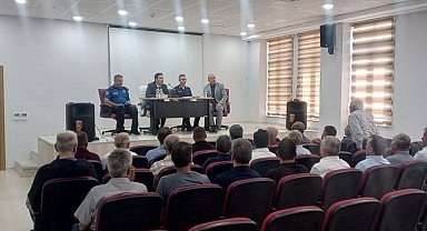 Aydıntepe'de muhtarlarla istişare toplantısı yapıldı, pazar esnafı ziyaret edildi