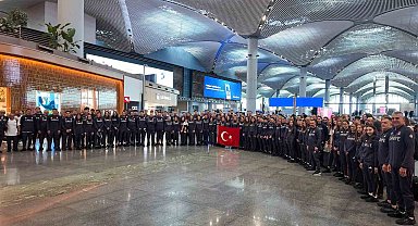 Bakan Bak: "Milli sporcularımız ülkemizin tanıtımında da önemli rol üstleniyor"