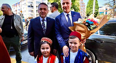 Bakan Bolat, Bozüyük Kaymakamlığını ziyaret etti
