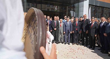 Bakan Ersoy: "Kütüphaneler artık yalnızca kitap okunan yerler değil araştırmanın, üretimin, inovasyonun ve kültürel gelişimin merkezi haline geldi"