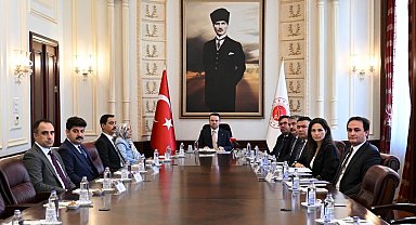 Bakan Gürlek, Muhsin Yazıcıoğlu'nun ailesiyle görüştü