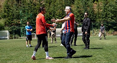 Bakan Işıkhan, Bolu kampındaki Mardin 1969 Spor'u ziyaret etti