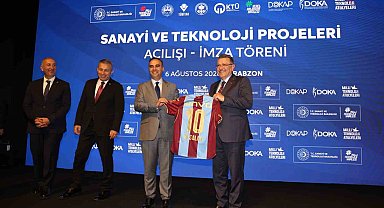 Bakan Kacır'dan Trabzonspor'a Salah teşekkürü