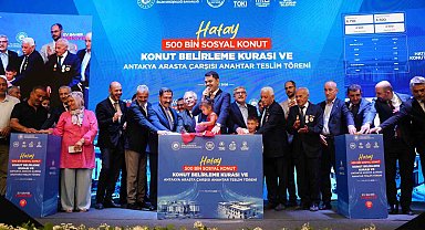 Bakan Kurum'un katılımıyla Hatay'da 8 bin 500 hak sahibinin konutu belirlendi