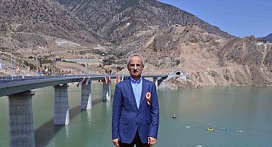 Bakan Uraloğlu: "24 yılda 519 kilometre uzunluğunda 4 bin 272 yeni köprü inşa ettik"