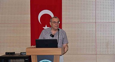 Balıkesir'de Charles Peirce'in Göstergebilimi ve Metaforları konuşuldu