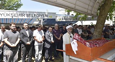 Balıkesir'de kazada hayatını kaybeden çocuk son yolculuğuna uğurlandı