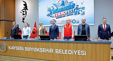 Başkan Büyükkılıç, TEKNOFEST gençliğiyle buluştu: "Kayseri'yi bilim ve teknolojinin merkezi yapacağız"
