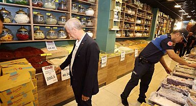 Başkan Mehmet Tahmazoğlu, zabıta ekipleriyle denetime katıldı